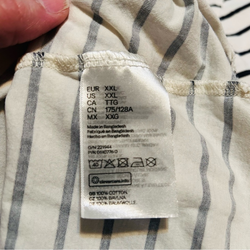 5 for $10 ⭐️ H&M black striped white short sleeve basic shirt size 2XL - Picture 5 of 7